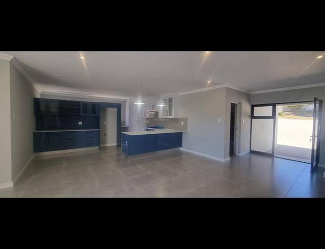 3 BEDROOM TOWNHOUSE FOR SALE IN FRAAIUITSIG